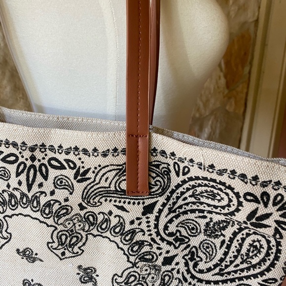 New! Bandana Bag Shopper/Tote in black and white - Picture 6 of 7